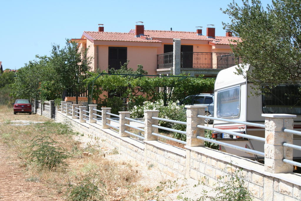 Apartments Santa Barbara Biograd Na Moru Esterno foto