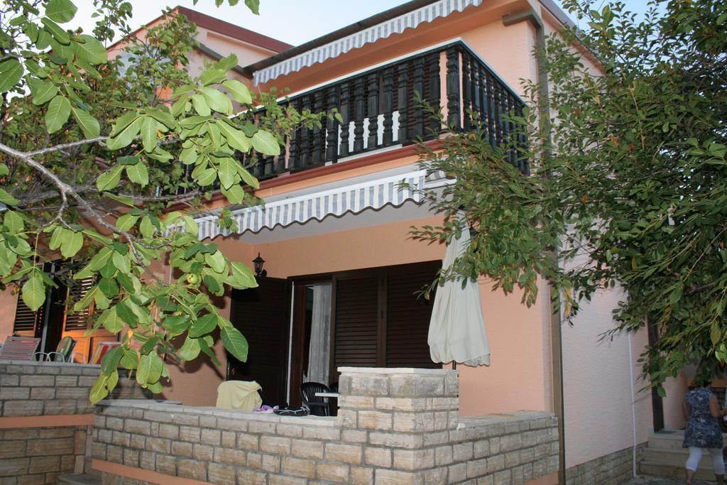 Apartments Santa Barbara Biograd Na Moru Esterno foto